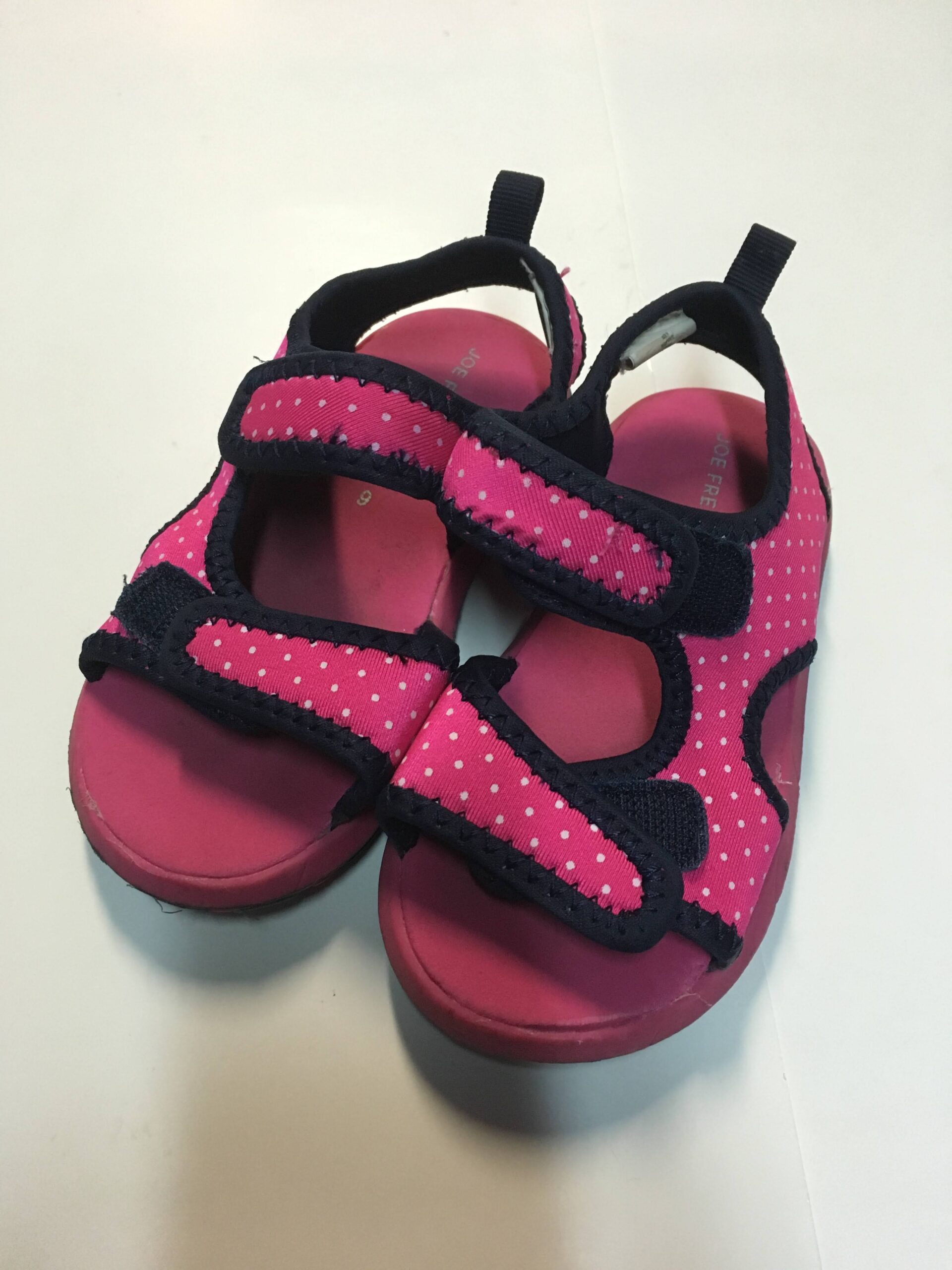 NWT see Kai run Velcro sandals girls size 9 color pink sparkly | Pink  sparkly, Girls sandals, Size girls