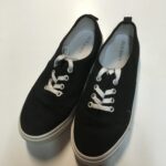 Girls Old Navy Sneakers (size 2)