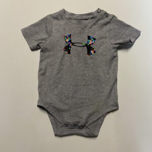 under armour bodysuit (3/6 mos)