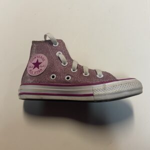 chuck Taylor all star high top Converse Sneakers (size 10.5)