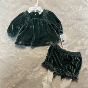 carter's  brand new 2 Piece Set (NB)