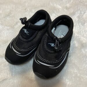 athletic works Water Shoes (size 5/6)