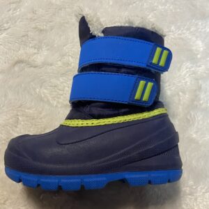 boys winter boots (size 5)