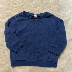 old navy shirt
