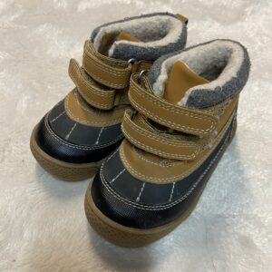 Joe fresh winter boots (size 6)