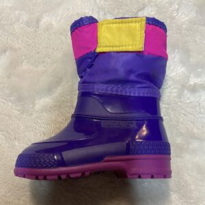 Lunars by Maple Leaf brand new lined snow boots (size 4)