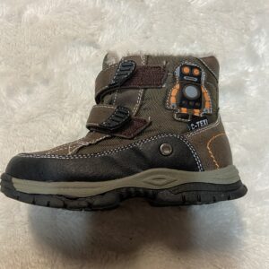 one step brand new cyber robot winter boots (size 8)