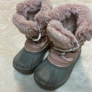 London fog winter boots (size 6)